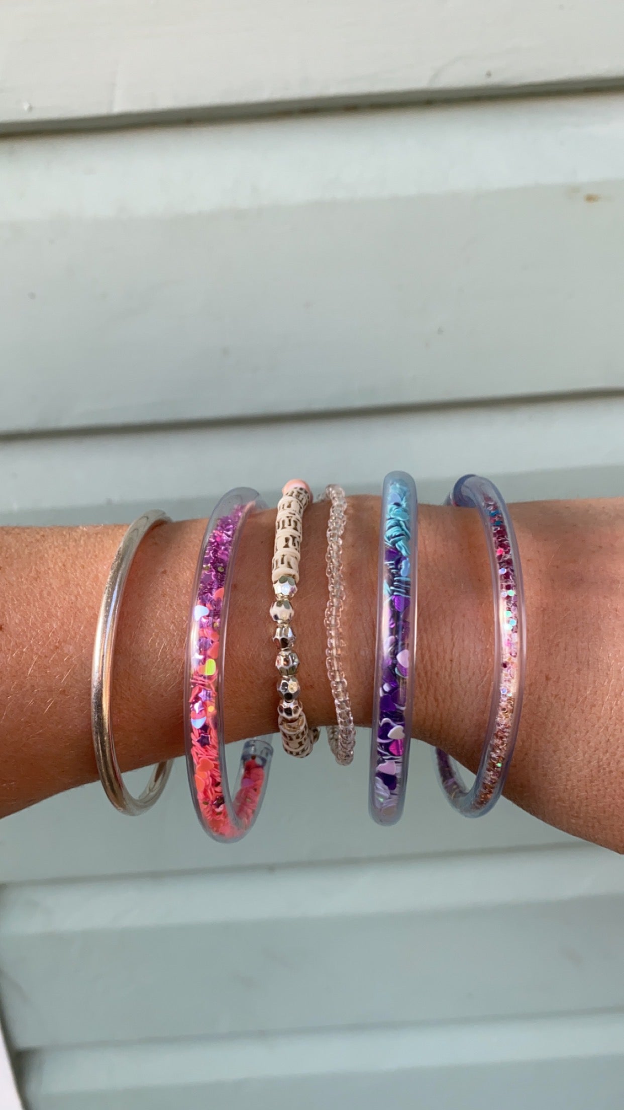 DIY Glitter bracelets